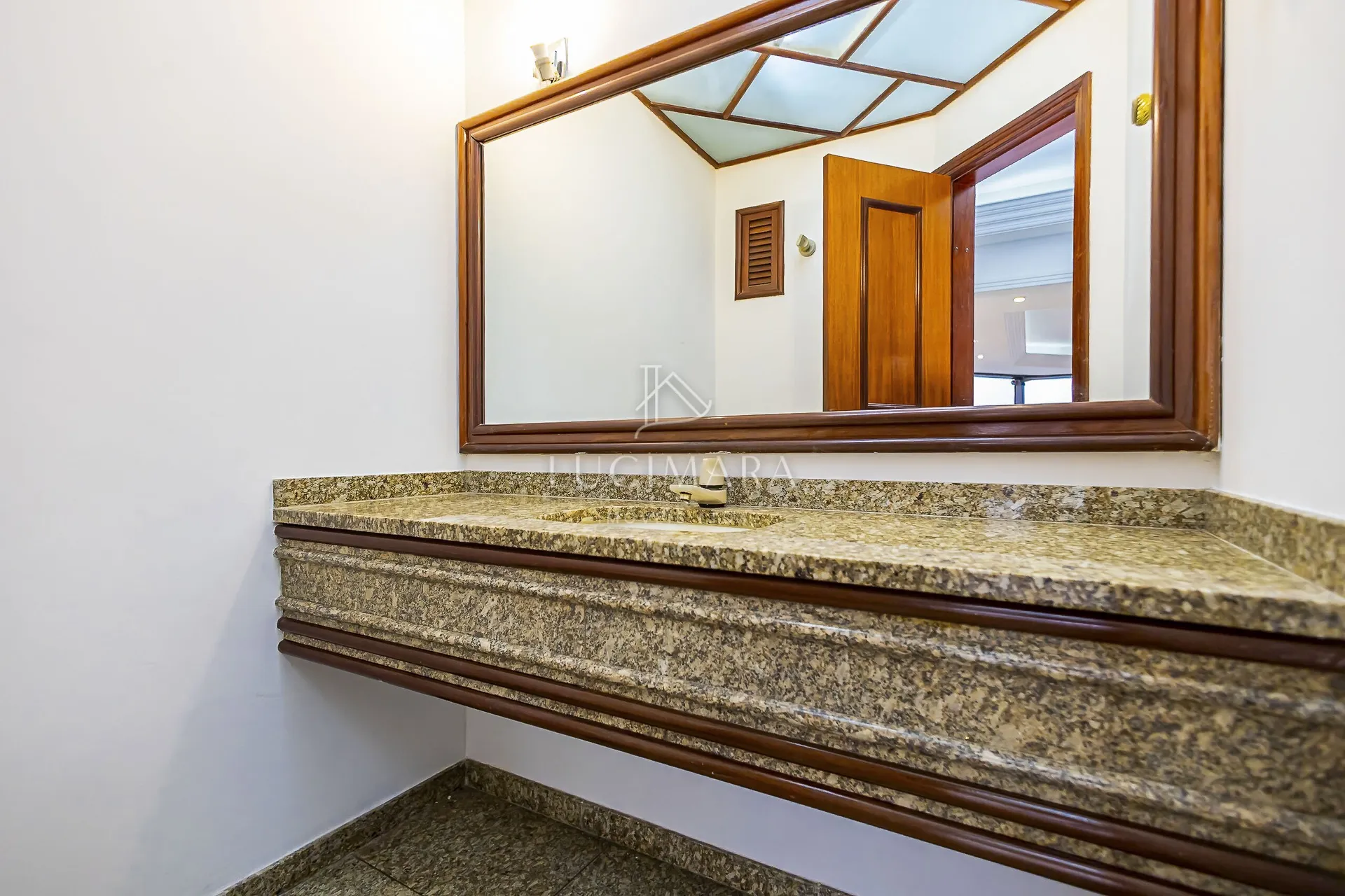 Незамеблированная квартира с 4 спальнями 427 м² — photo 26