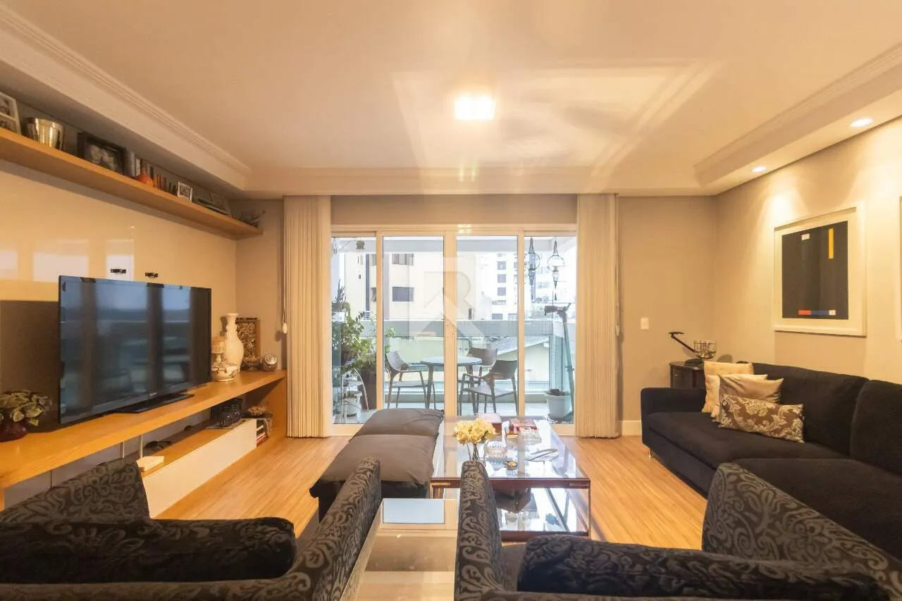 Apartment with 3 en-suite bedrooms and private BBQ