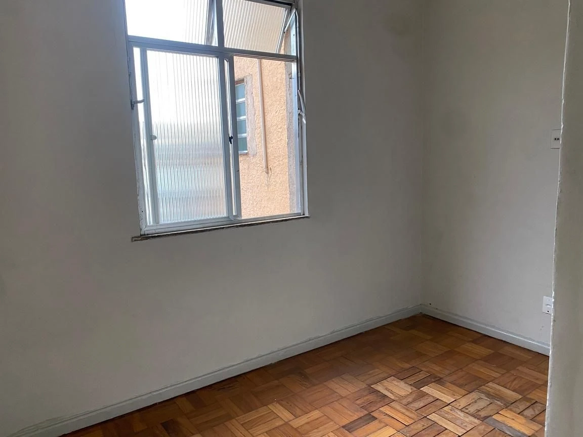 Unfurnished 3-bedroom apartment with 1 bathroom — photo 16