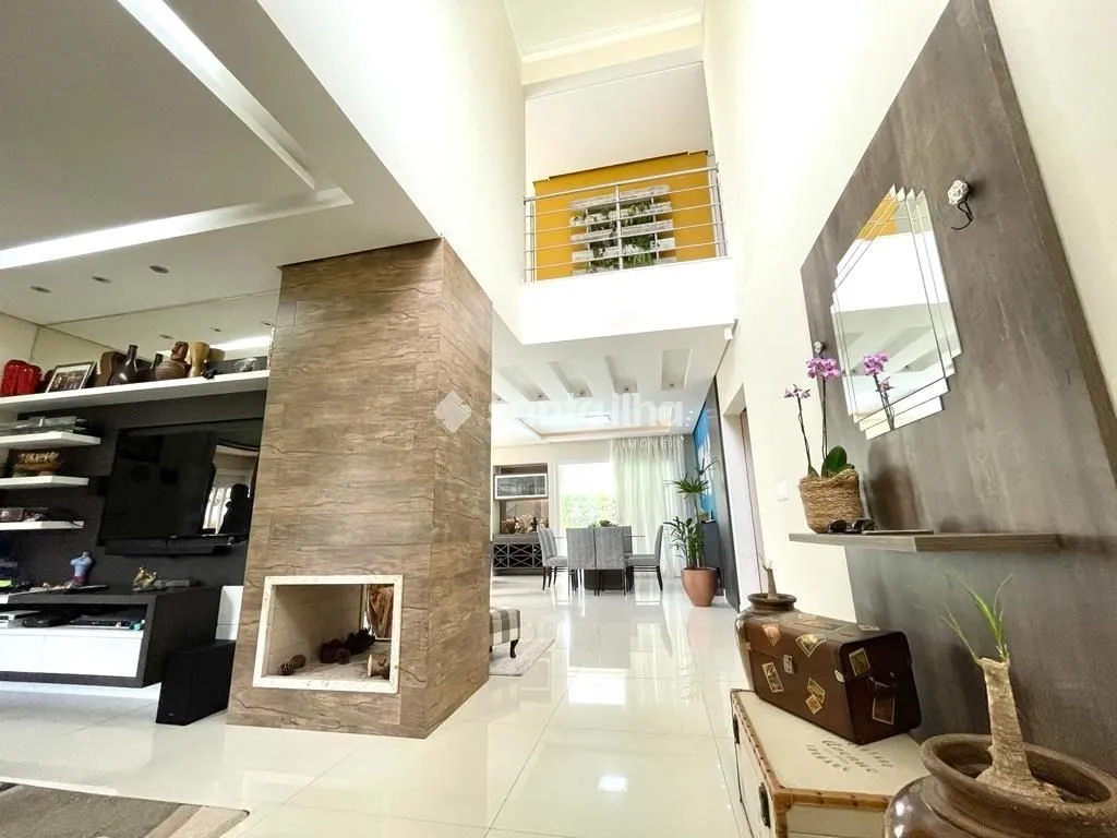 Меблированный дом 453 м²: 4 спальни и 3 места