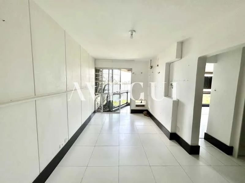 Residential apartment with 4 bedrooms and 4 bathrooms — photo 7