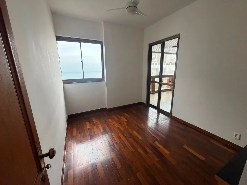 Rental apartment with 4 bedrooms and 4 bathrooms — photo 22