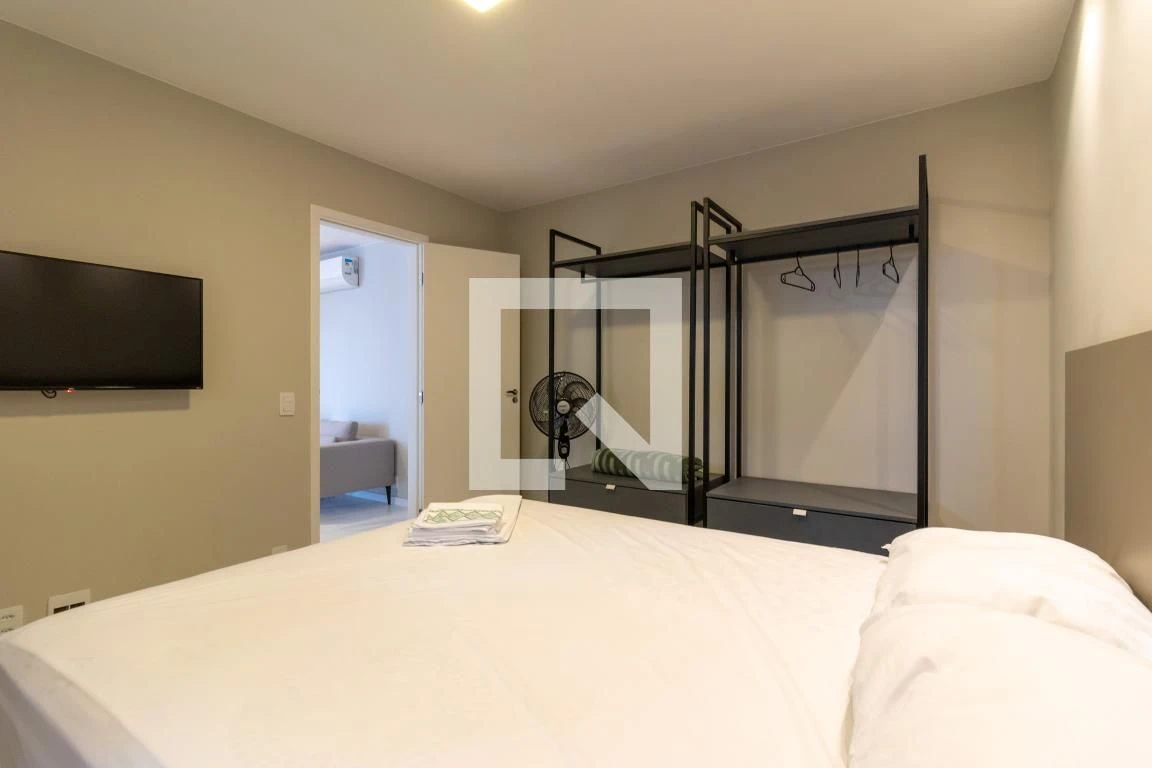 Apartamento mobiliado com 2 quartos e piscina no condomínio — photo 27