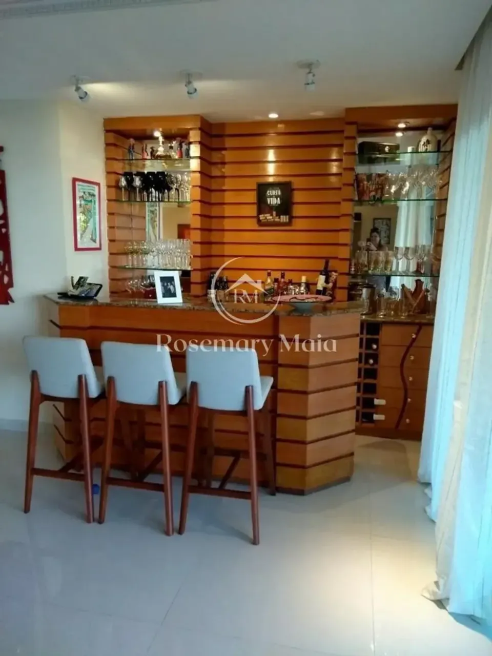 Apartamento mobiliado com 3 quartos e varanda de vidro — photo 8