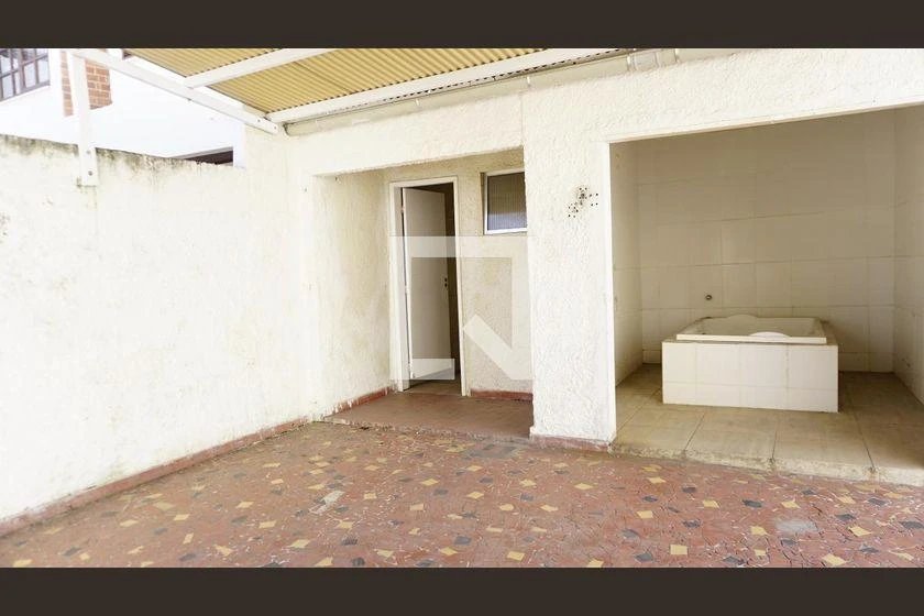 Rental house with 3 bedrooms, 480 m² and 2 parking spots — photo 12
