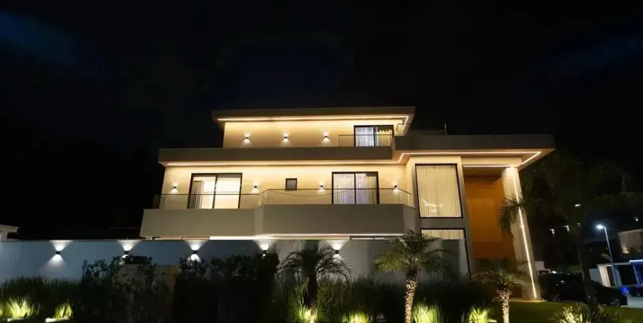 House with 6 bedrooms and 290 m² and private garden — photo 3