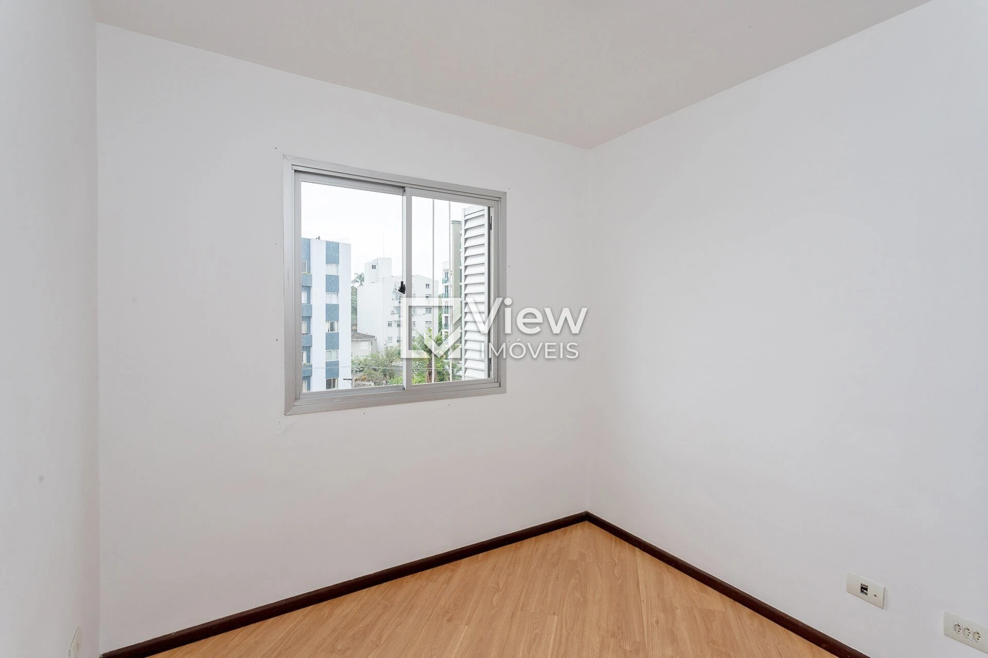 Apartment, 70 m², with wood or laminate floors — photo 7