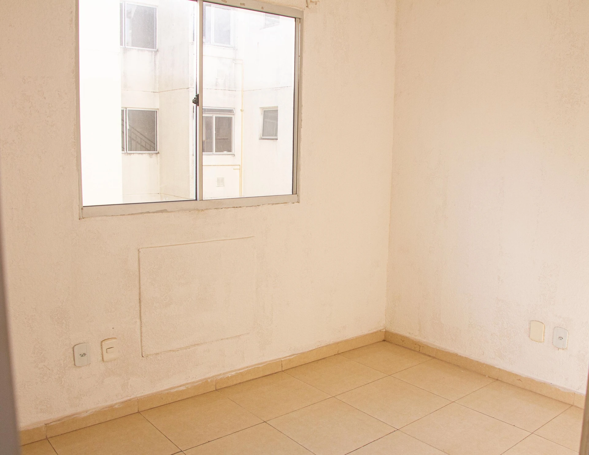 Unfurnished 2-bedroom apartment with pet-friendly policy — photo 8