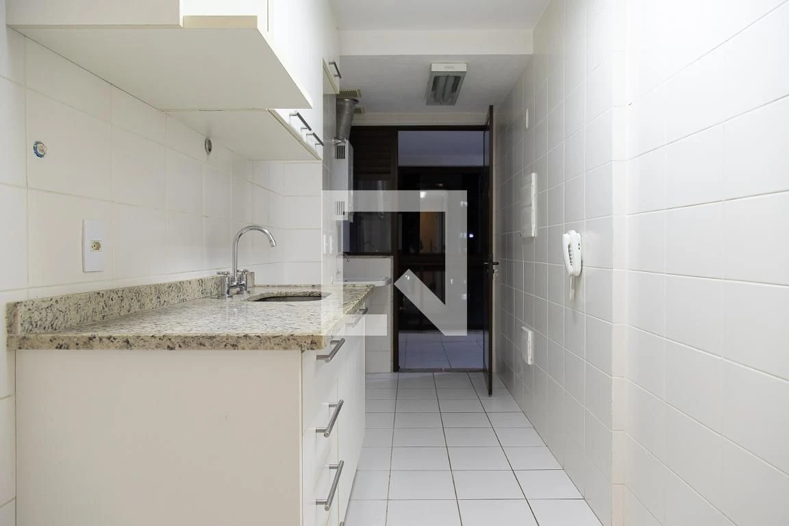 Glass-enclosed balcony in a 2-bedroom apartment, 74 m² — photo 6