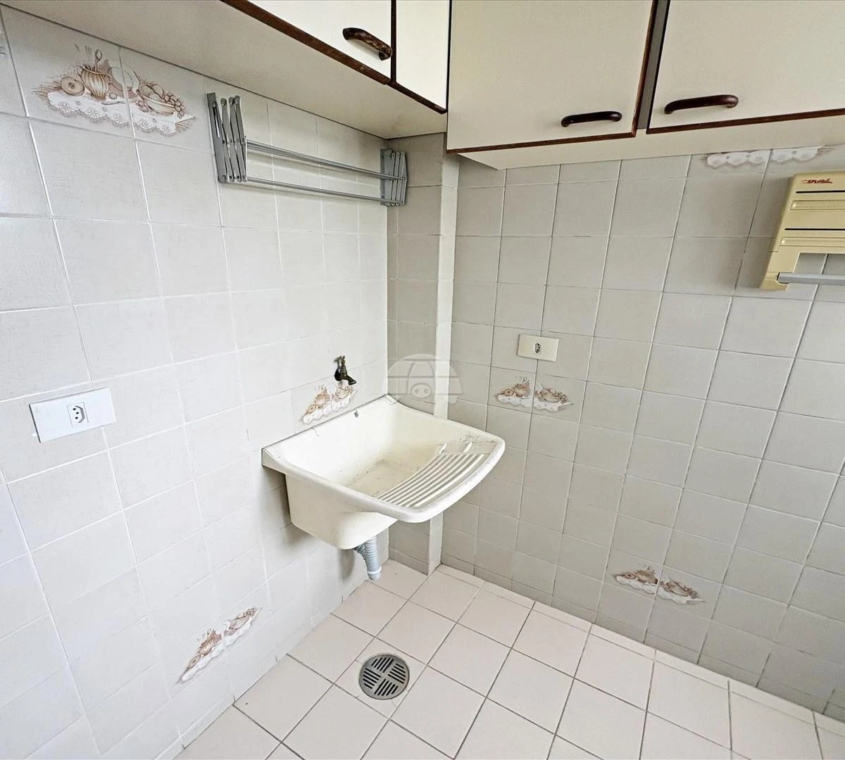 Дерев'яна підлога або ламінат та 1 спальня: квартира 36 м² — photo 4
