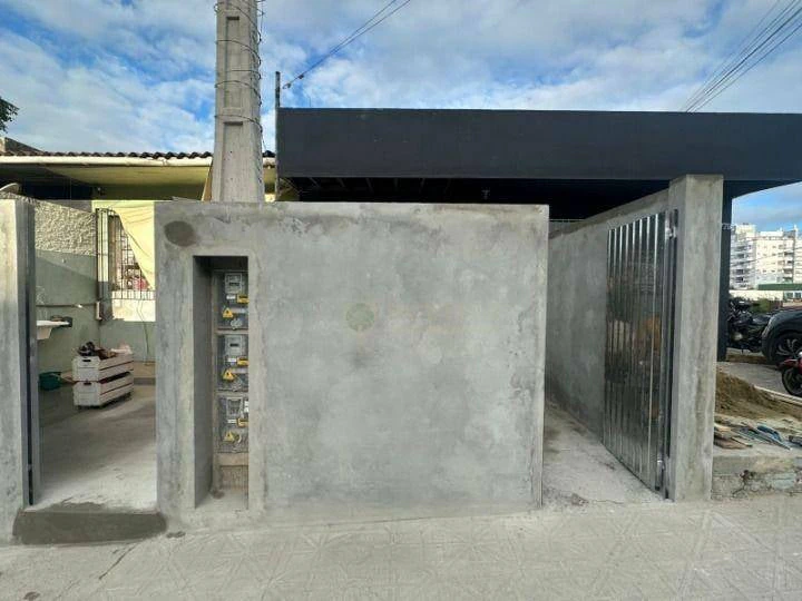 1-bedroom 50 m² apartment with fitted kitchen cabinets