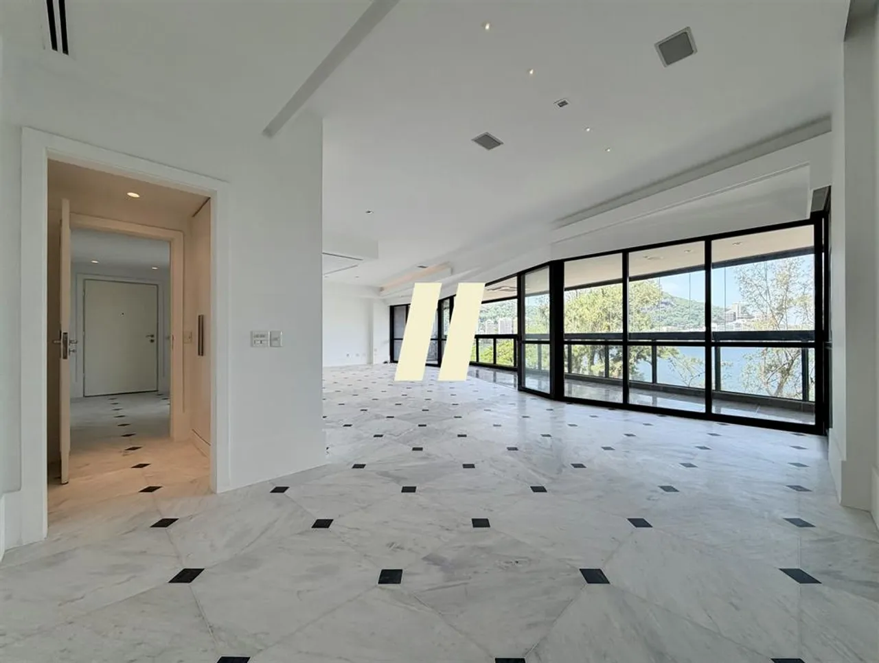 3-bedroom apartment with a bathtub in Rio de Janeiro — photo 9