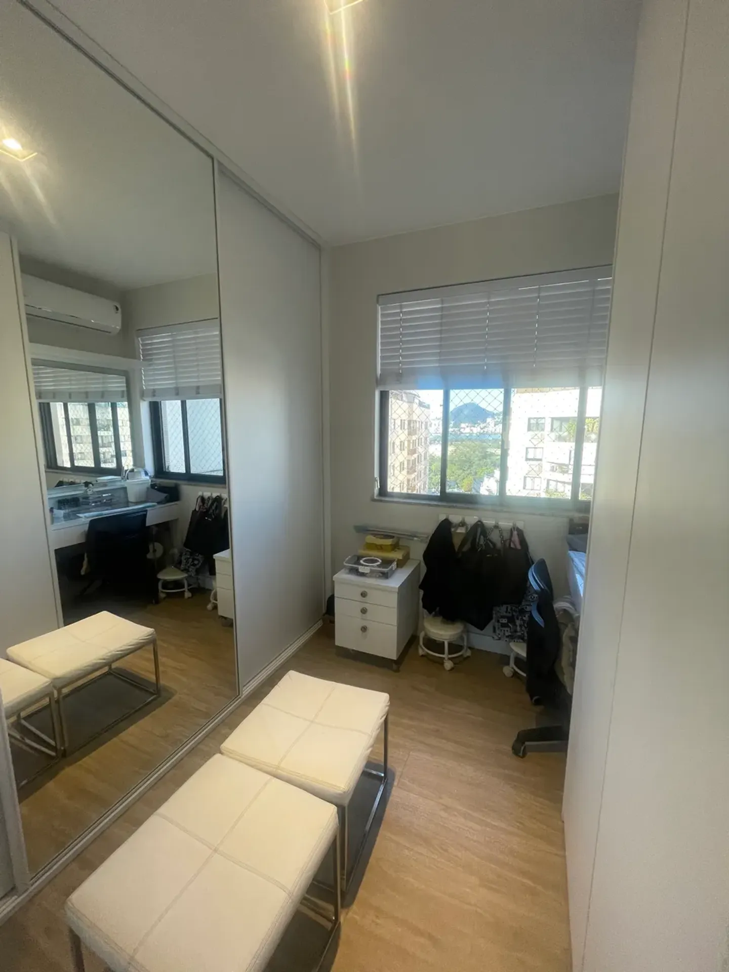 Furnished apartment with 4 bedrooms and 4 bathrooms — photo 18
