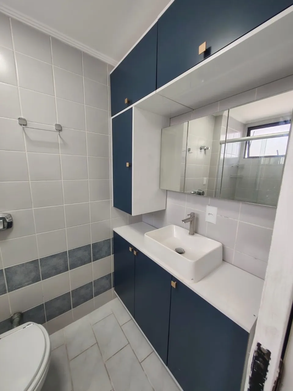 Bathtub in a 3-bedroom apartment, 160 m² — photo 4
