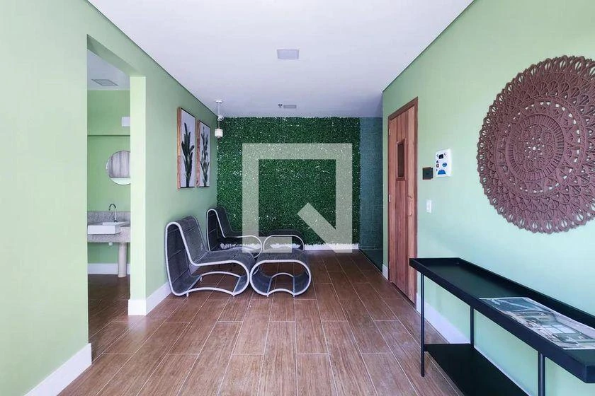 Apartamento de 1 dormitorio con balcón acristalado y 32 m² — photo 29