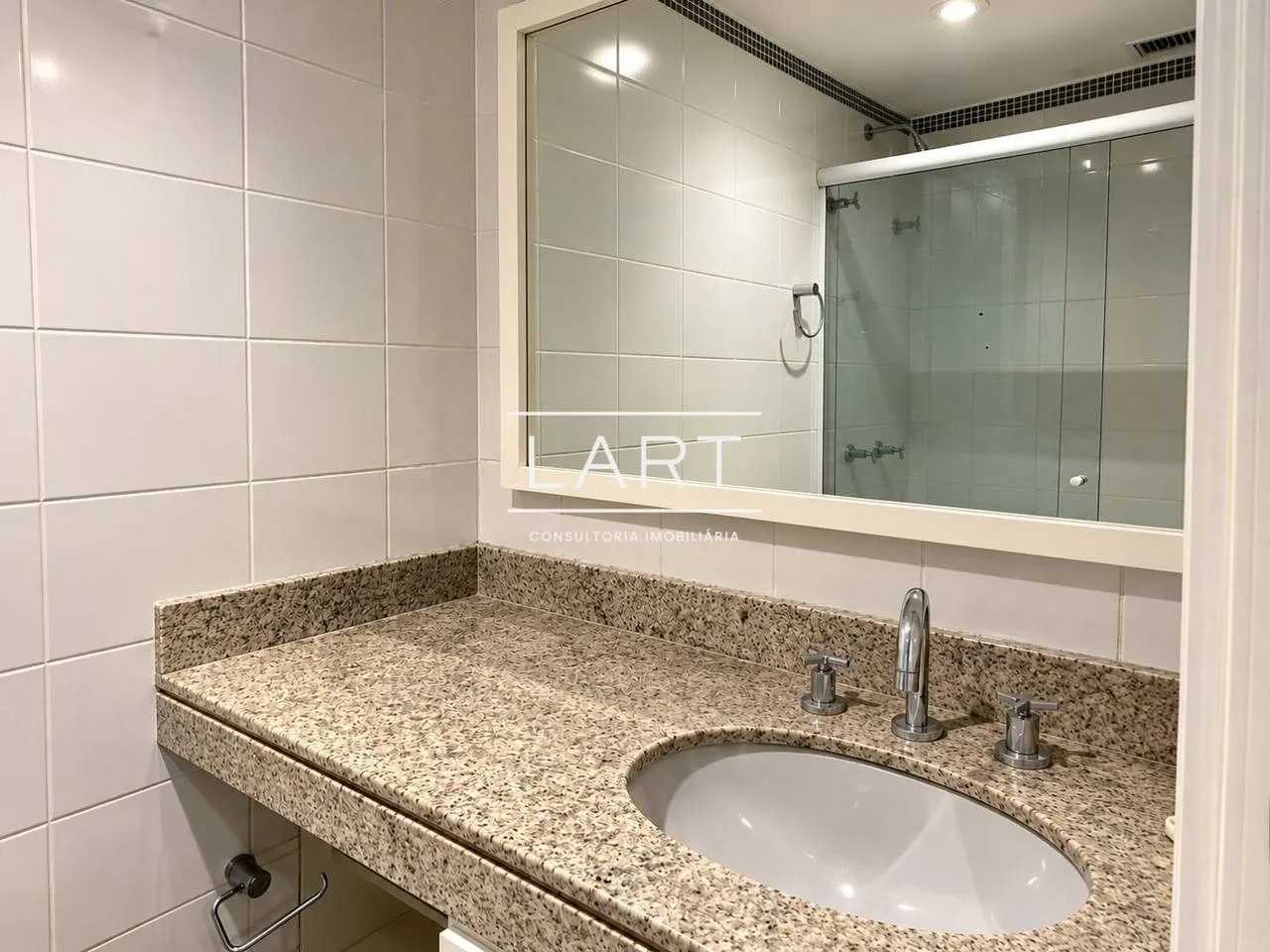 Apartment on the 2nd floor with a glass-enclosed balcony — photo 11