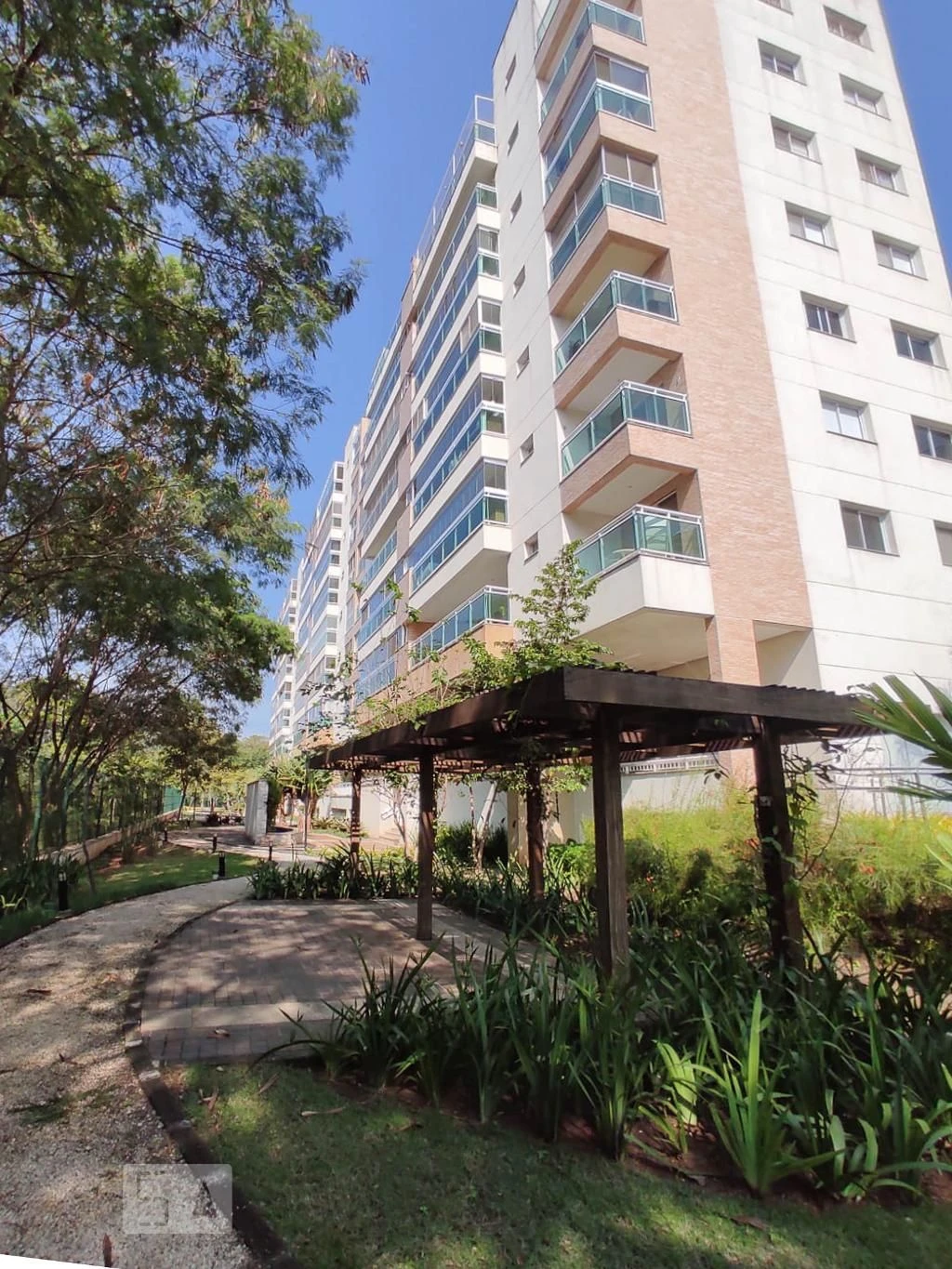 Apartamento mobiliado com 3 suítes e varanda gourmet — photo 79