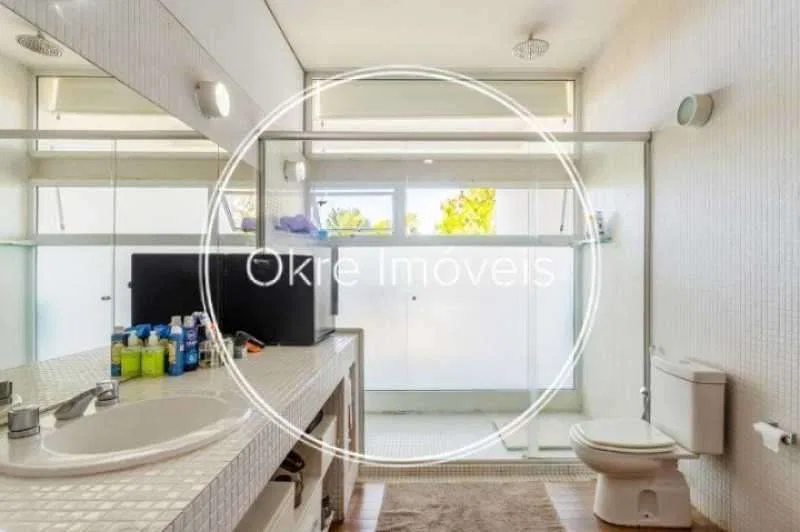Furnished 644 m² house with 4 bedrooms and 7 bathrooms — photo 30