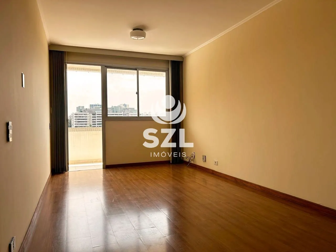 Apartamento com piso de madeira ou laminado, Cabral — photo 3