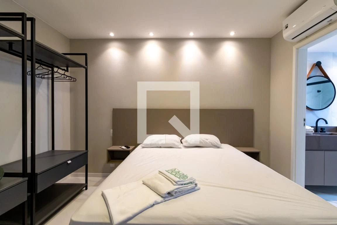 Apartamento mobiliado com 2 quartos e piscina no condomínio — photo 25
