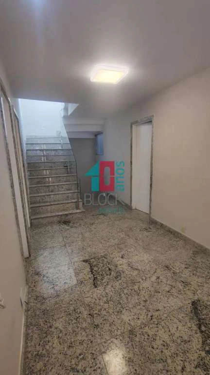 Casa de 480 m² com 5 quartos, 1 suíte e 2 vagas — photo 22