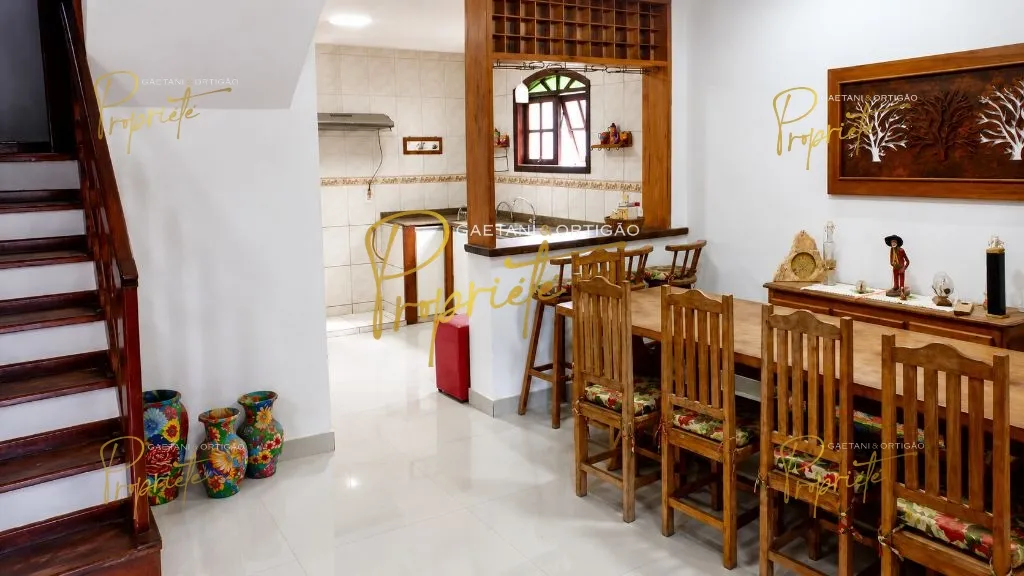 Rental house with 5 bedrooms and 4 bathrooms — photo 5
