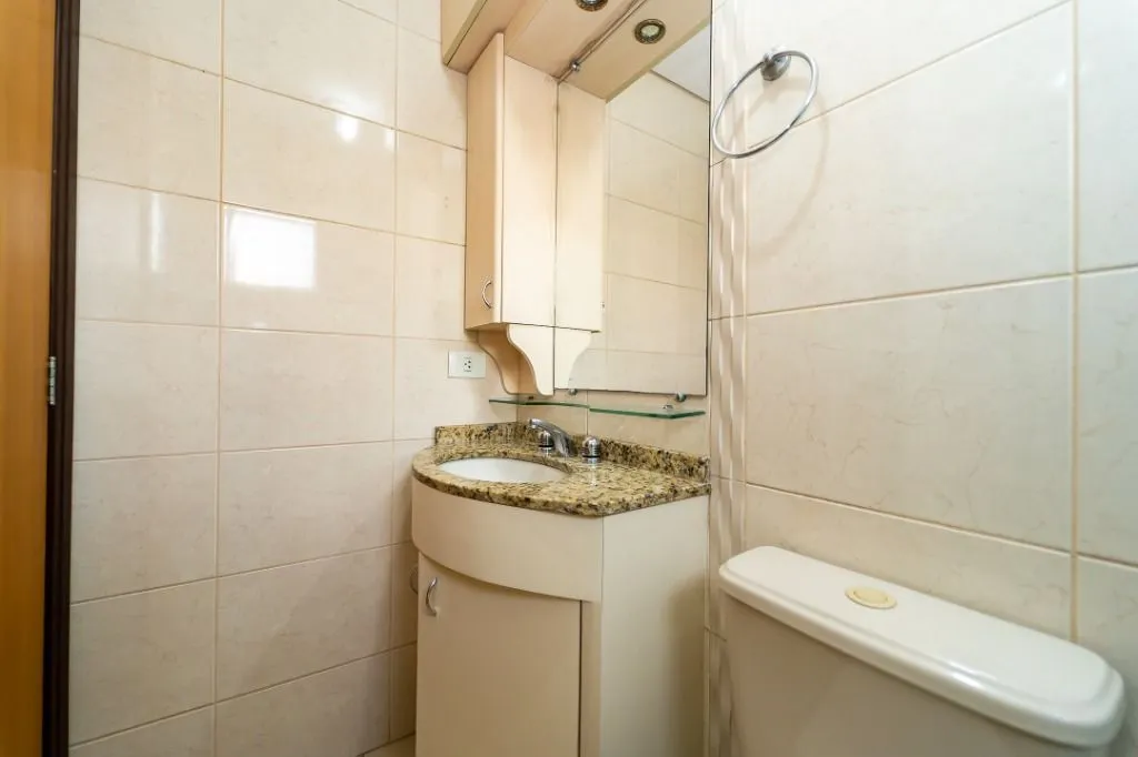 Balcony with a grill in a 2-bedroom apartment, 59 m² — photo 43