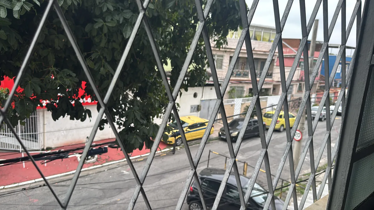 Apartamento com 2 quartos, 1 banheiro e varanda — photo 7