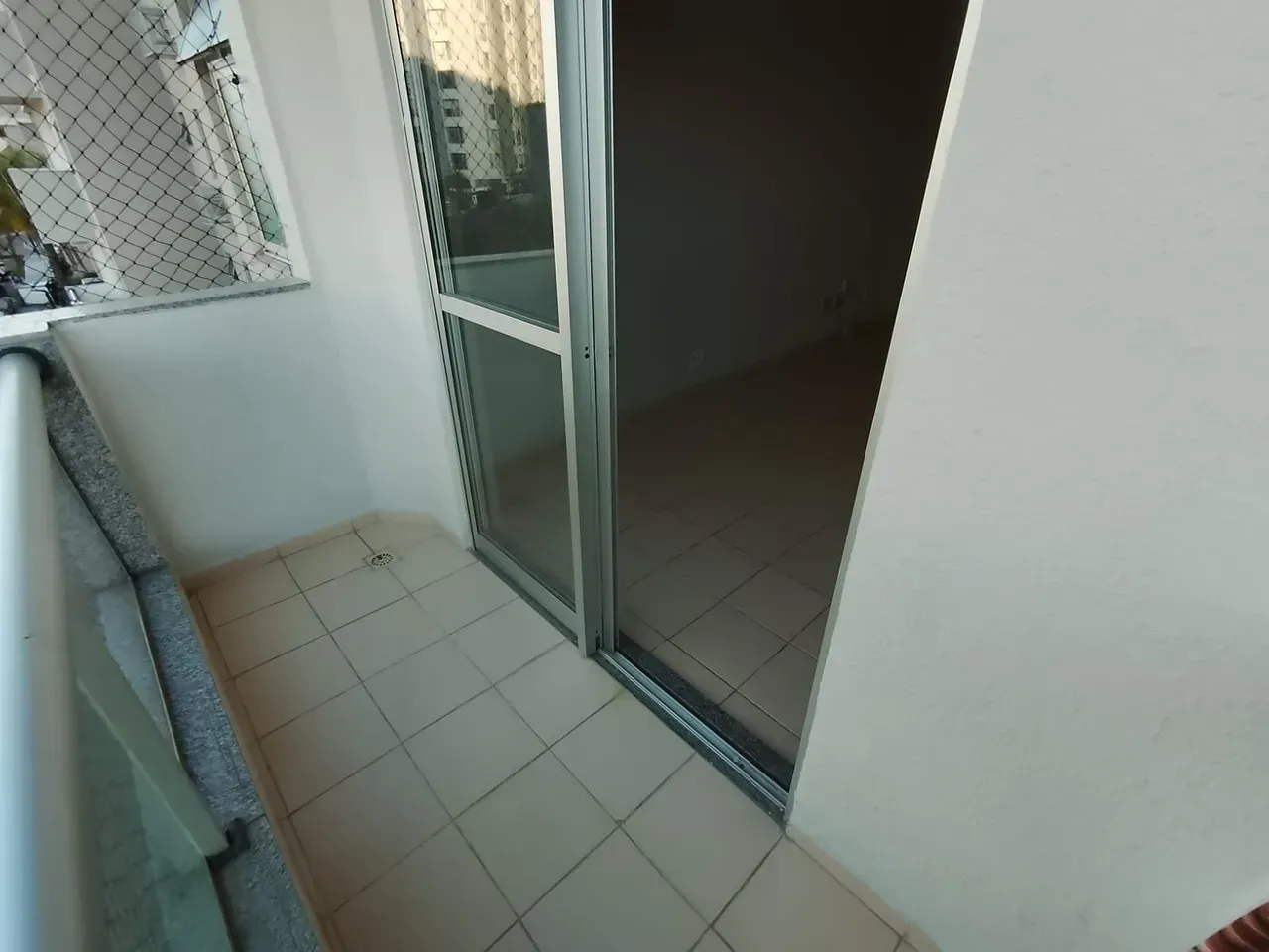 Apartamento com 2 quartos e cozinha fechada com coifa — photo 11