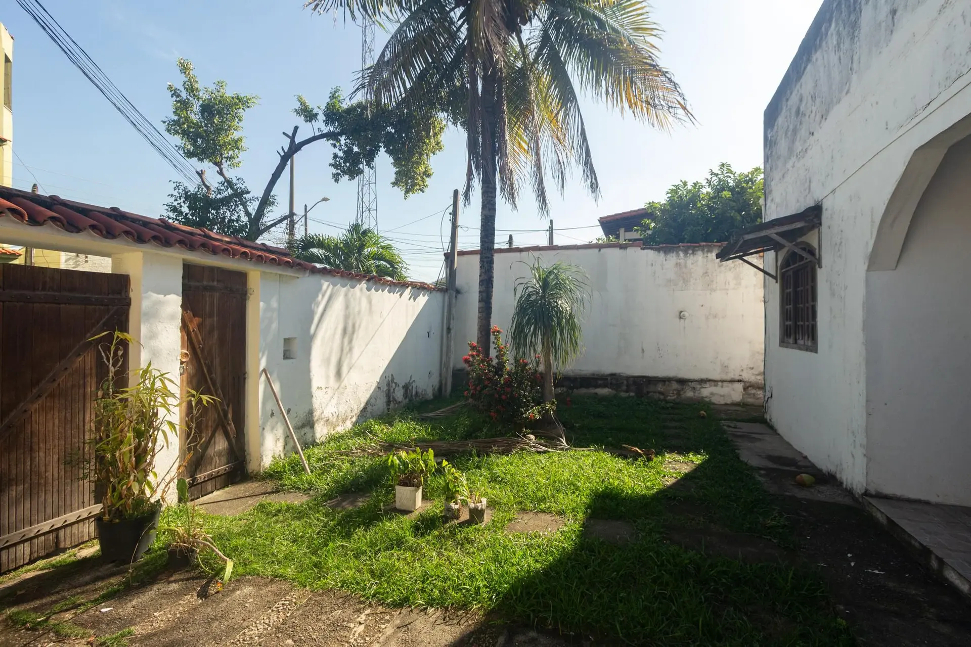 Rental house with 2 bedrooms and 1 en-suite — photo 3