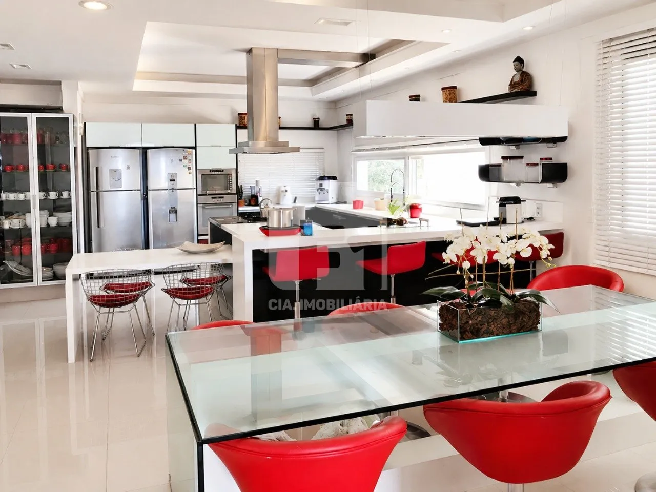 Furnished 9-suite house with open-plan kitchen — photo 12
