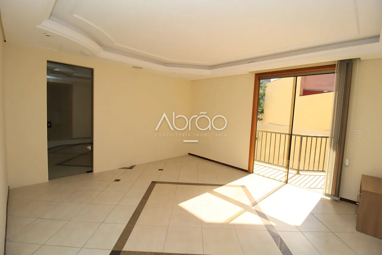 Commercial house with 5 bedrooms and 528 m², integrated kitchen — photo 3