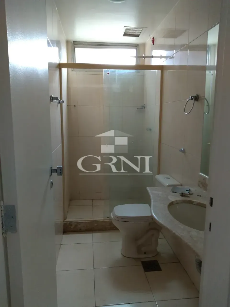 Apartamento sem mobília com 2 quartos e varanda — photo 9