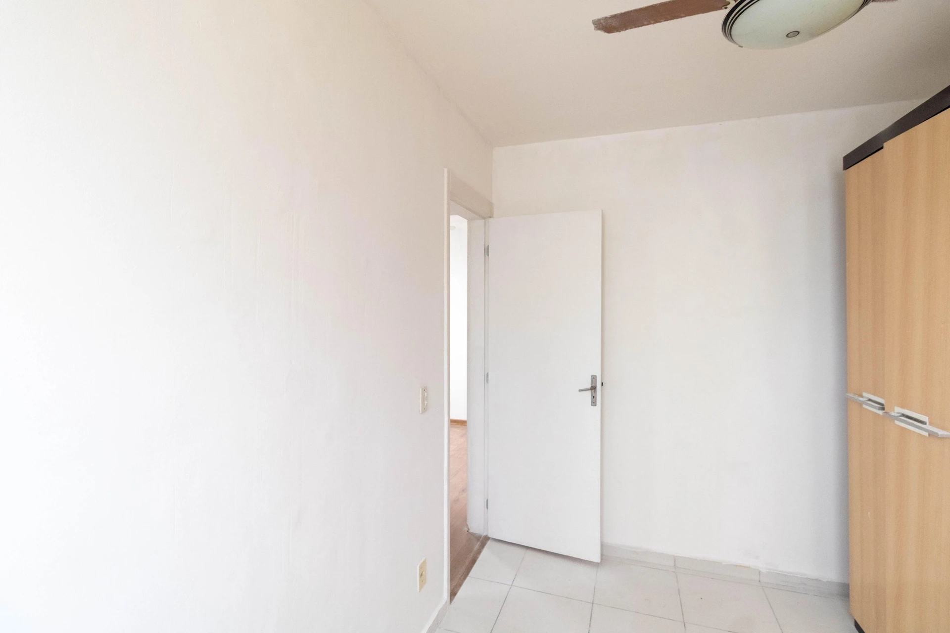 Apartamento de 2 quartos em condomínio com piscina — photo 33