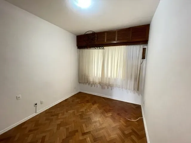 3-bedroom apartment with wood or laminate floors — photo 14