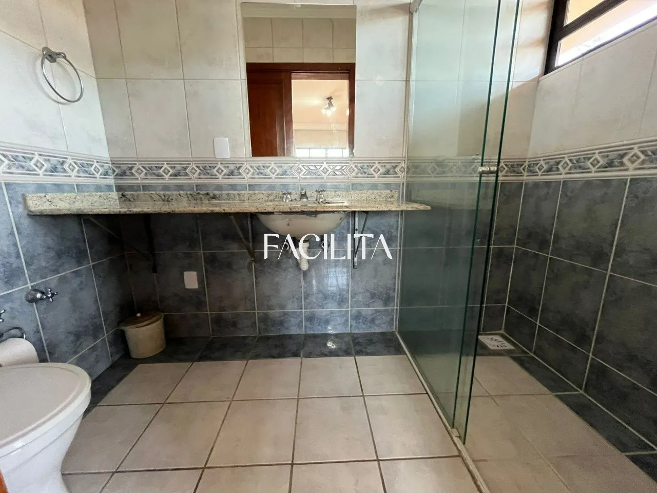 Furnished 456 m² house with 3 en-suite bedrooms and pool — photo 46