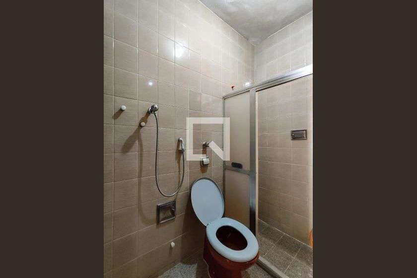 1-bedroom apartment with a gas stove kitchenette — photo 36