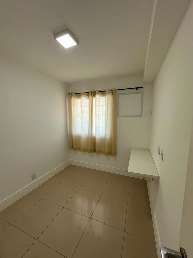 4-bedroom apartment with a balcony, 900 m² total area — photo 14