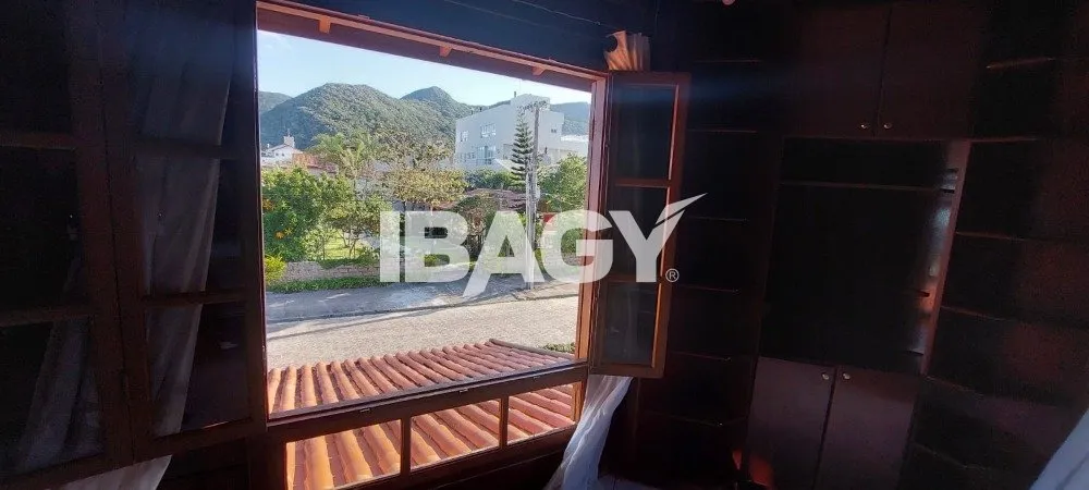 House, 280 m², with a water view — photo 20