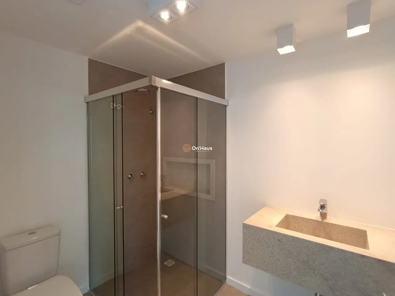 Rental house with 6 en-suite bedrooms and 513 m² — photo 44