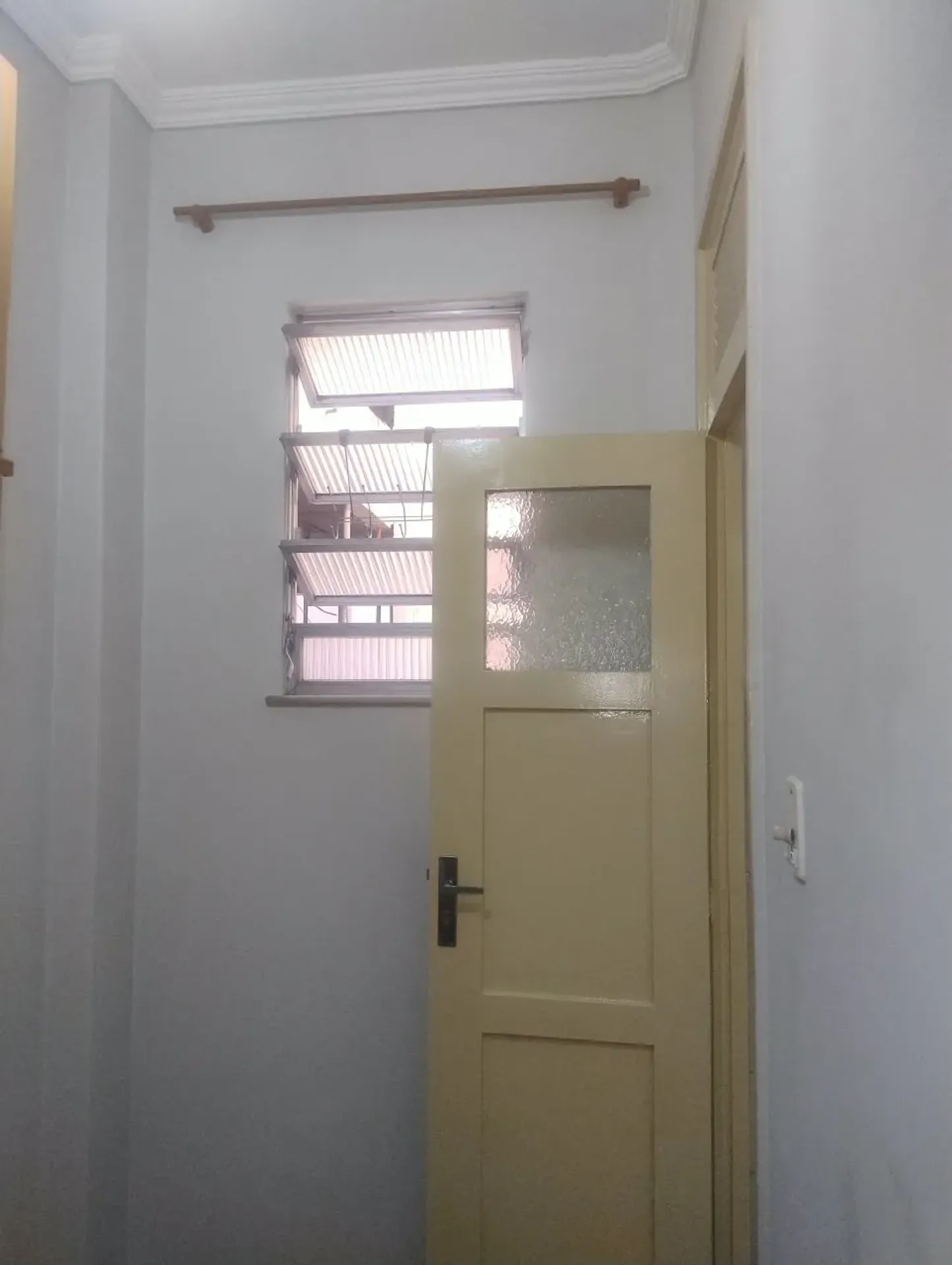 Furnished apartment, 40 m², with a glass-enclosed balcony — photo 40