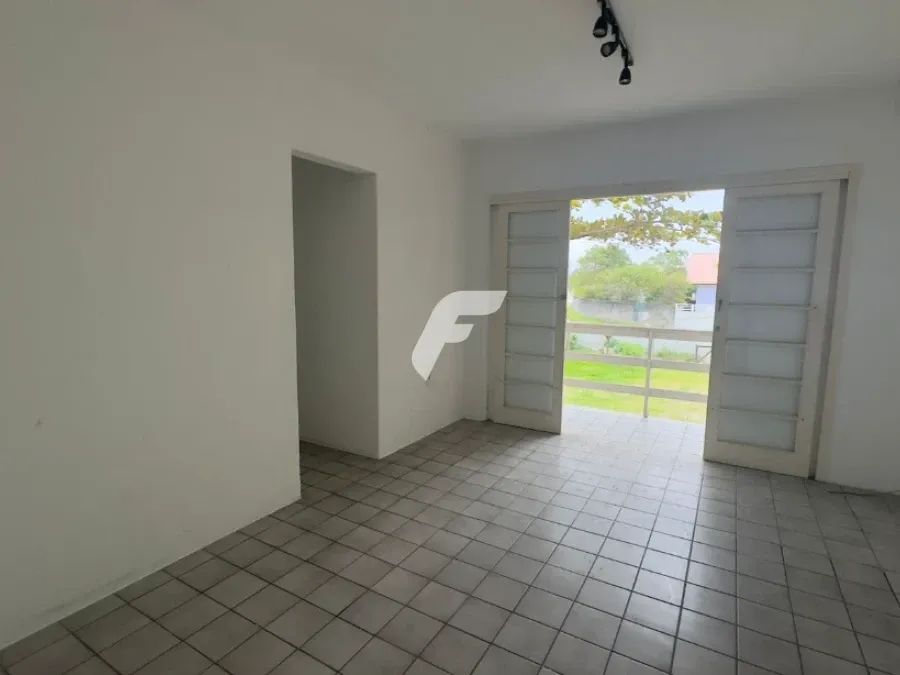 Apartamento para aluguel anual com 2 dormitórios e vaga — photo 2