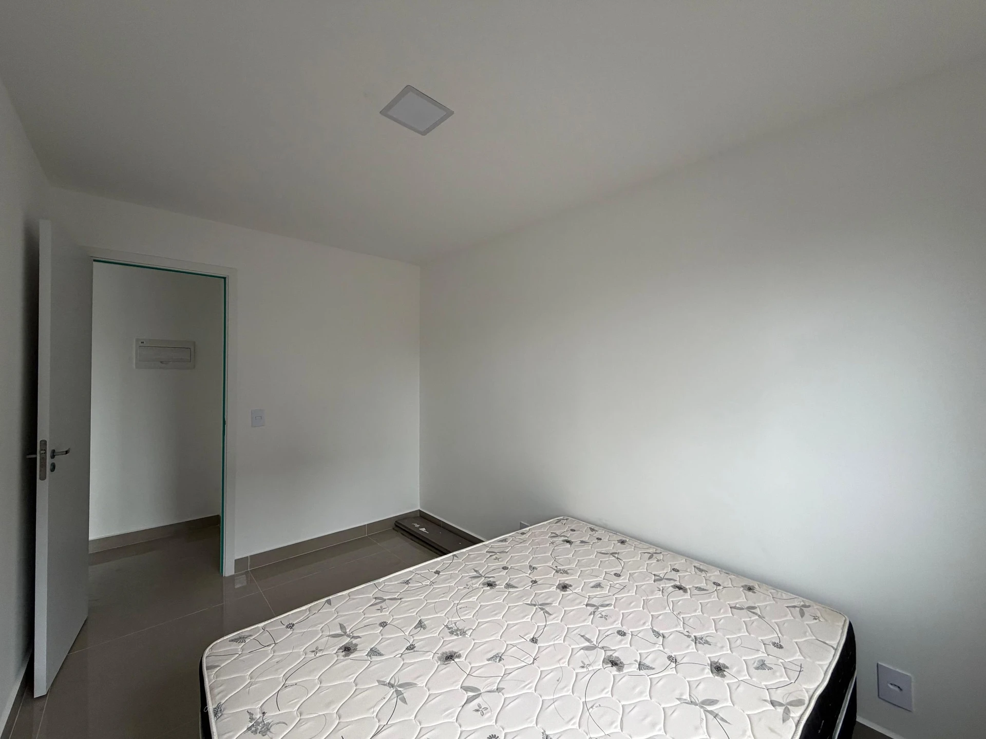 Apartamento amueblado de 1 dormitorio y cocina integrada — photo 10