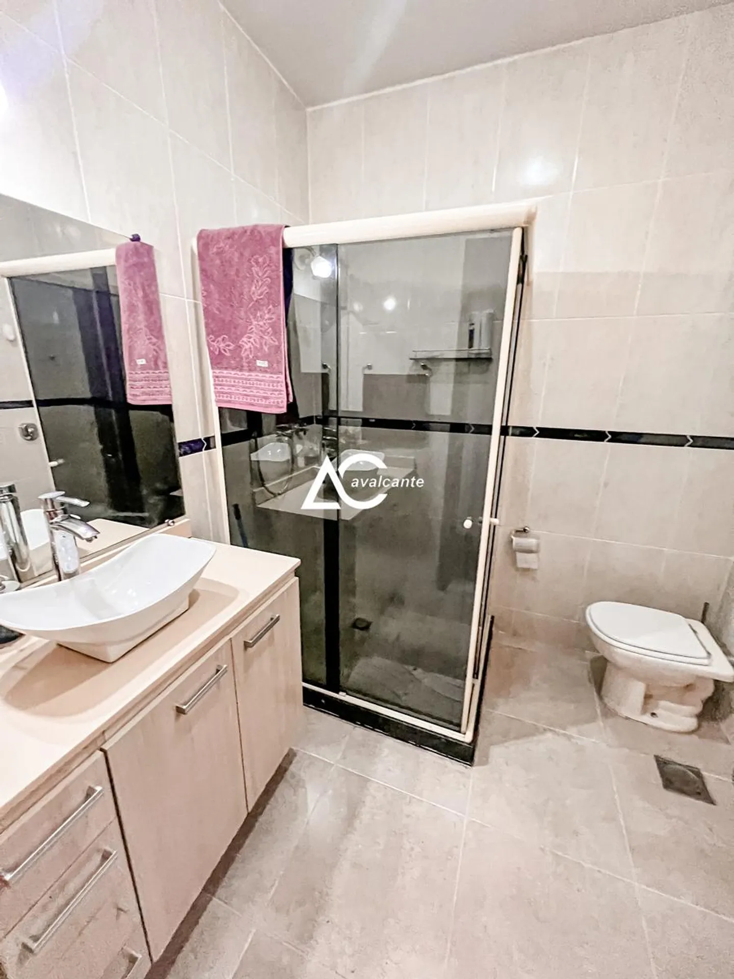 Washing machine in a 3-bedroom house, 360 m² — photo 65