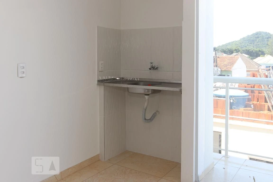 Unfurnished apartment with 2 bedrooms and a balcony — photo 39