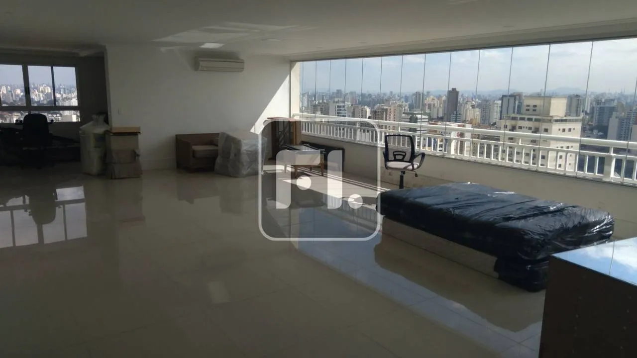 Casa com 4 dormitórios e varanda envidraçada — photo 5