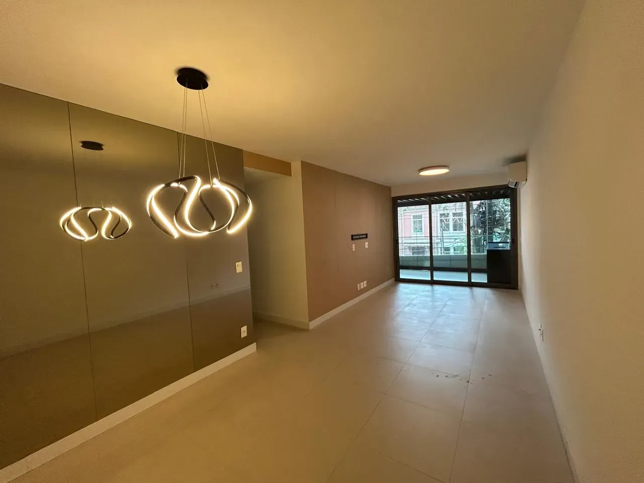 4-bedroom apartment in a building with a sauna — photo 18