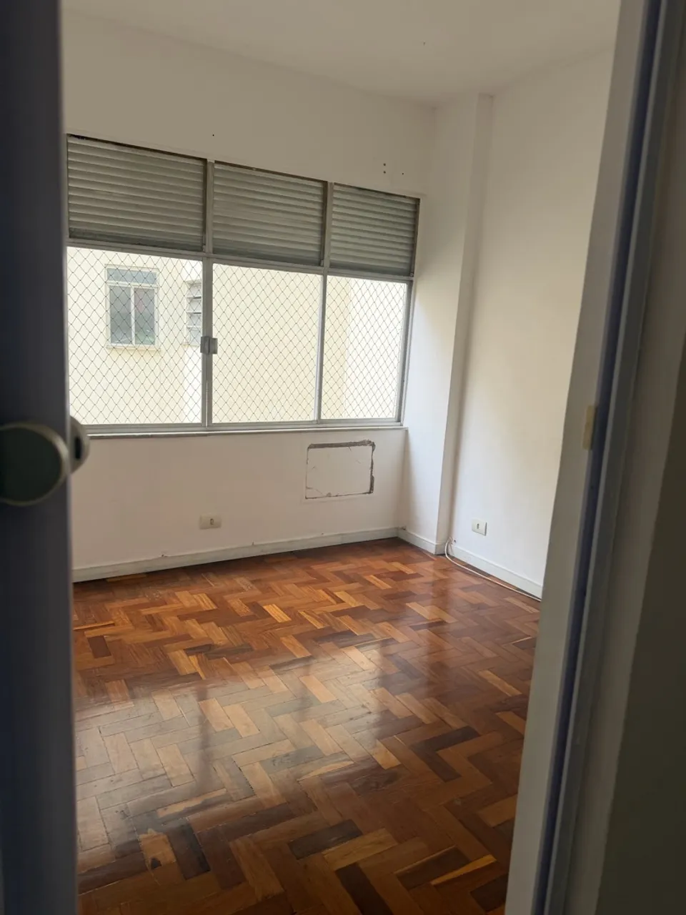 Apartment, 53 m², with wood or laminate floors — photo 7