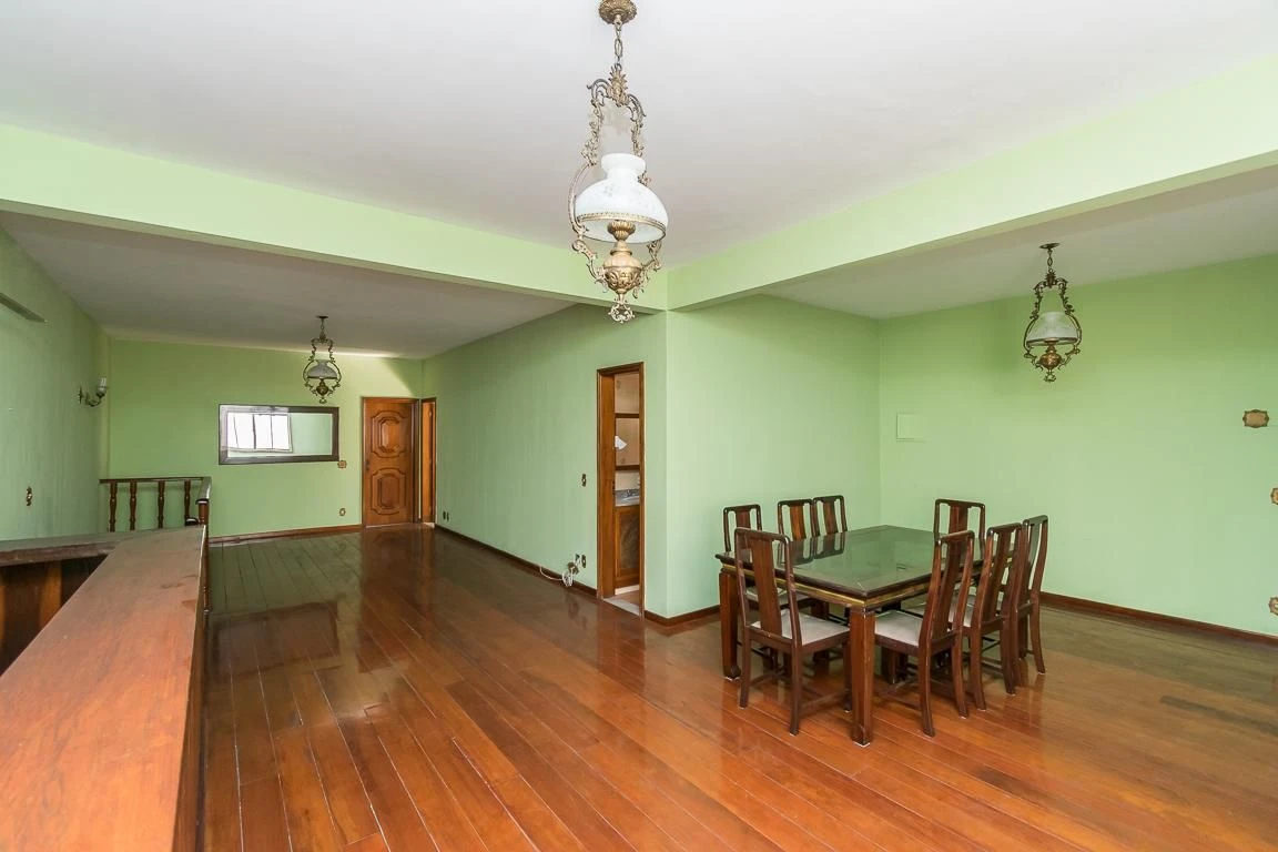 Casa sem mobília com 4 quartos e varanda — photo 10