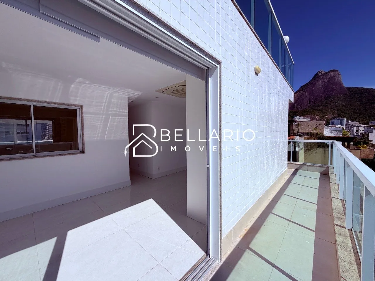 Unfurnished apartment with 3 bedrooms and 4 bathrooms — photo 35